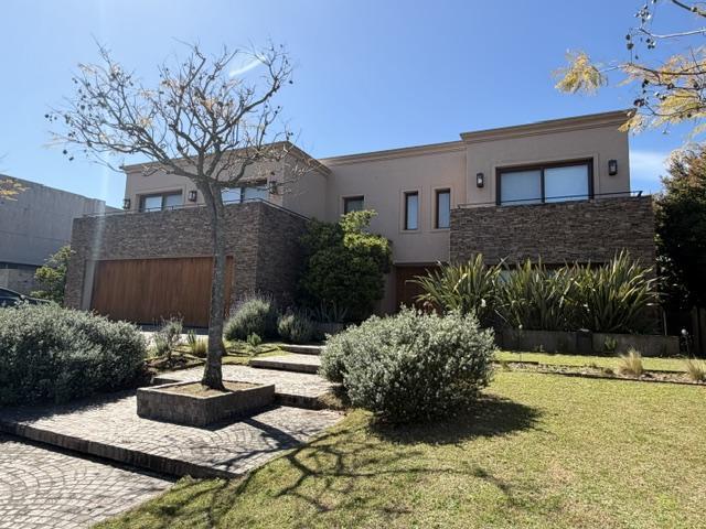Foto de Casa en venta 5 dormitorios en suite en el Barrio El Golf Nordelta, imagen 4