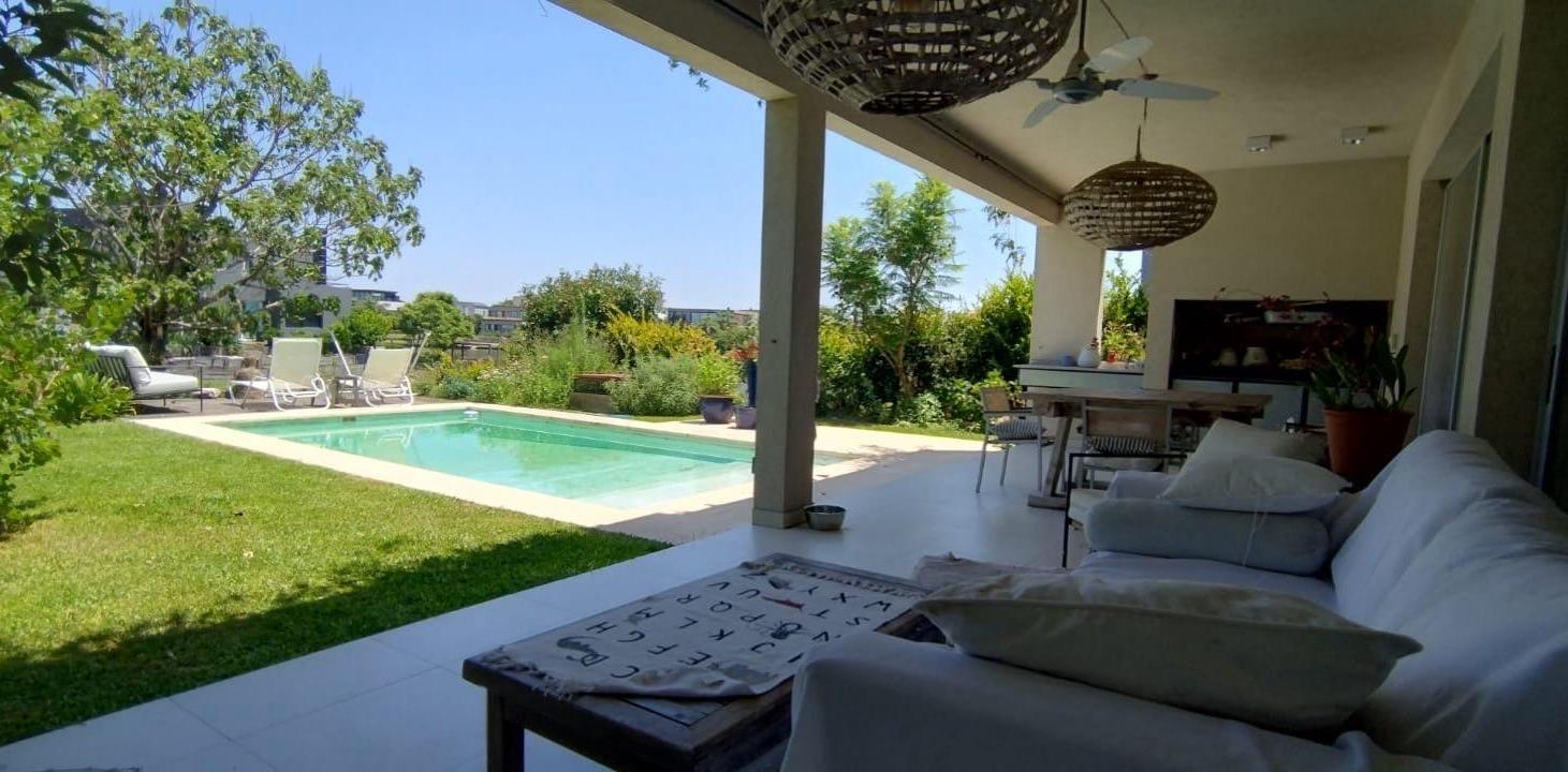 Foto de Casa en alquiler amoblada 4 dormitorios al lago en el Golf, Nordelta, imagen 4