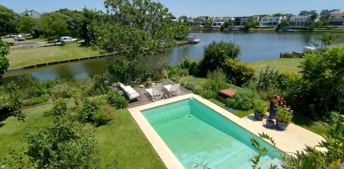 Foto de Casa en alquiler amoblada 4 dormitorios al lago en el Golf, Nordelta, imagen 2