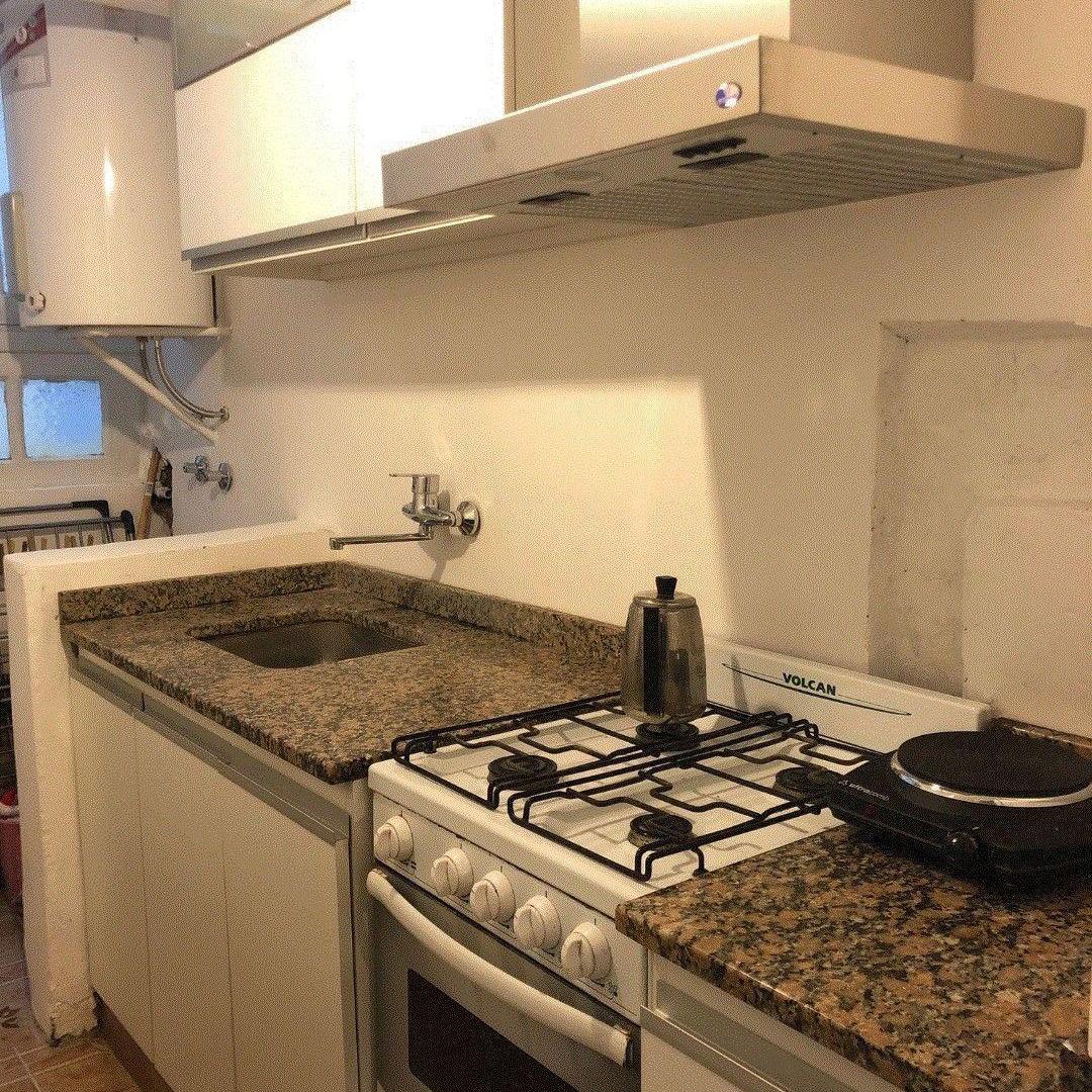 Foto de Departamento 3 ambientes con balcón a la calle., imagen 2