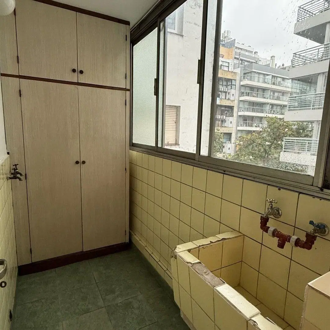 Excelente semipiso 3 ambientes c/ balcón a la venta en Cañitas 4