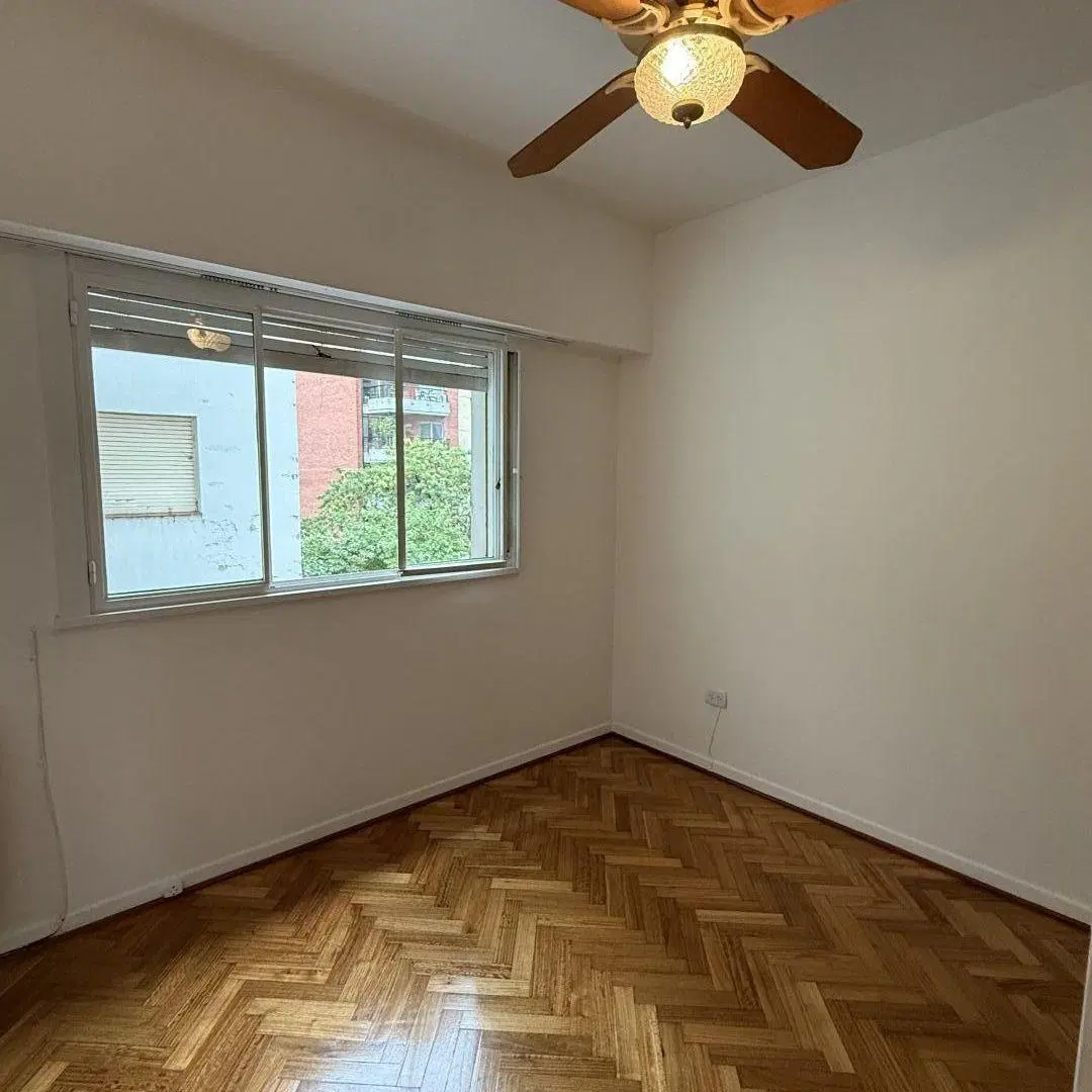 Excelente semipiso 3 ambientes c/ balcón a la venta en Cañitas 5