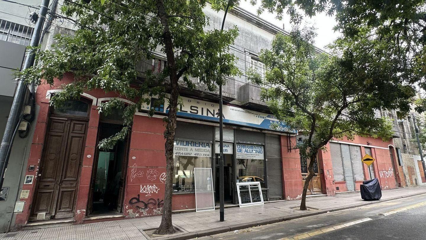 Foto de Inmejorable lote con construcción a la venta. Gran capacidad, imagen 1