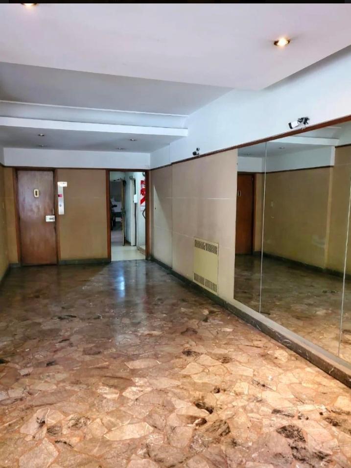 Increible Dto de 4 Ambientes con Cochera. 106 m² Cub + Balcon Corrido 2
