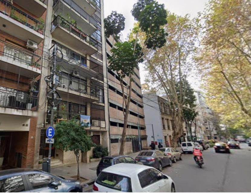 Laprida e/Peña y Melo 1er piso COCHERA GRANDE para camioneta