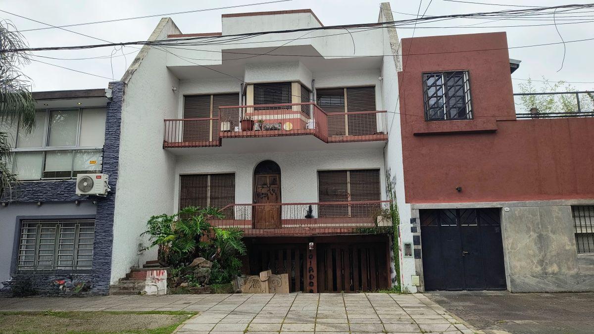 Casa Lote propio, acepta inmueble o autos parte pago. Jardin, cocheras 4