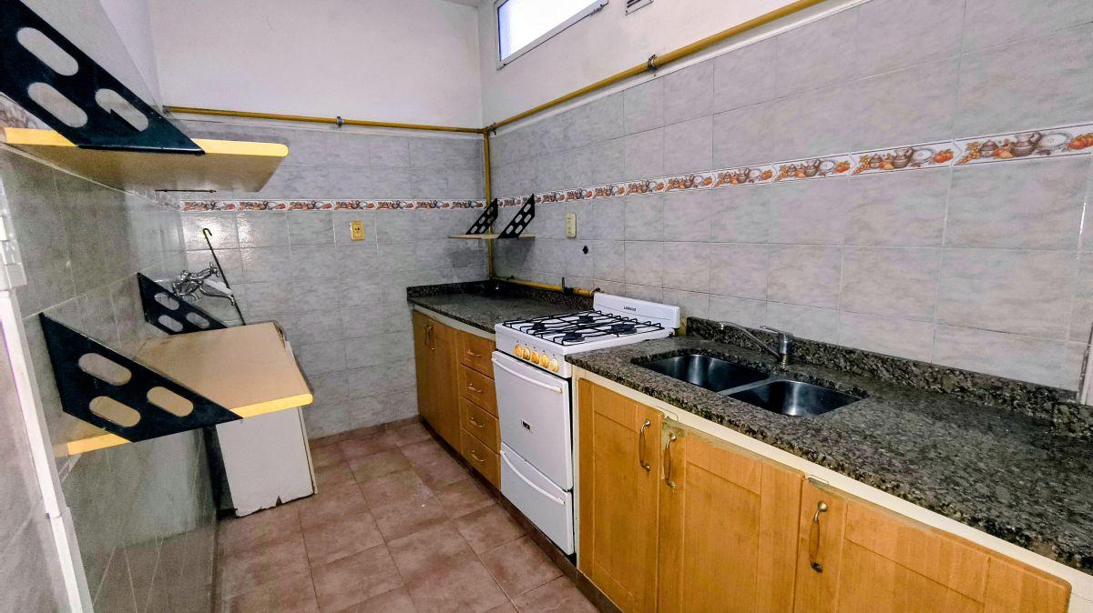 Foto de Ph al Frente, 4 dormitorios, Patio en Parque Chacabuco, imagen 2