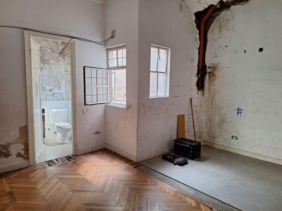 Foto de Departamento antiguo en esquina – 60 m² con balcón – Bajas expensas, imagen 2