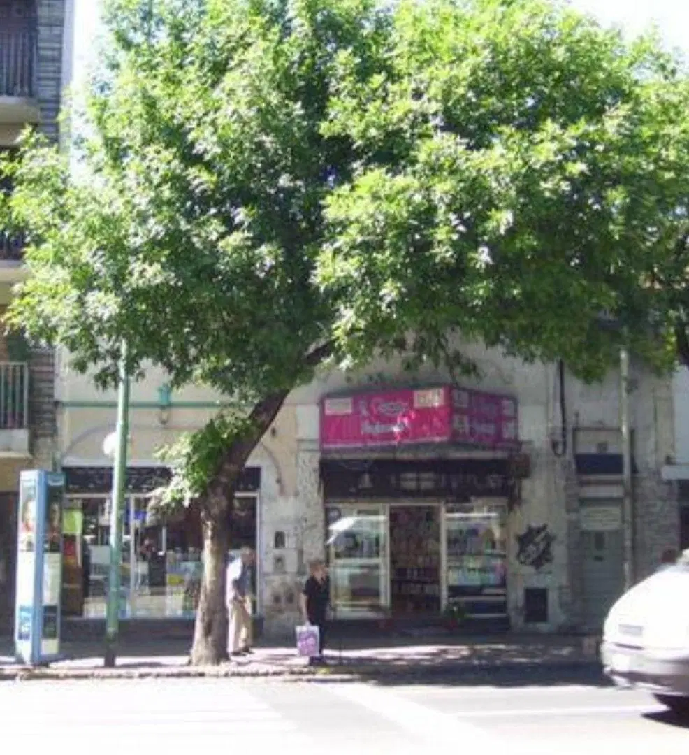 Regio lote de terrono s/ Av Rivadavia 1