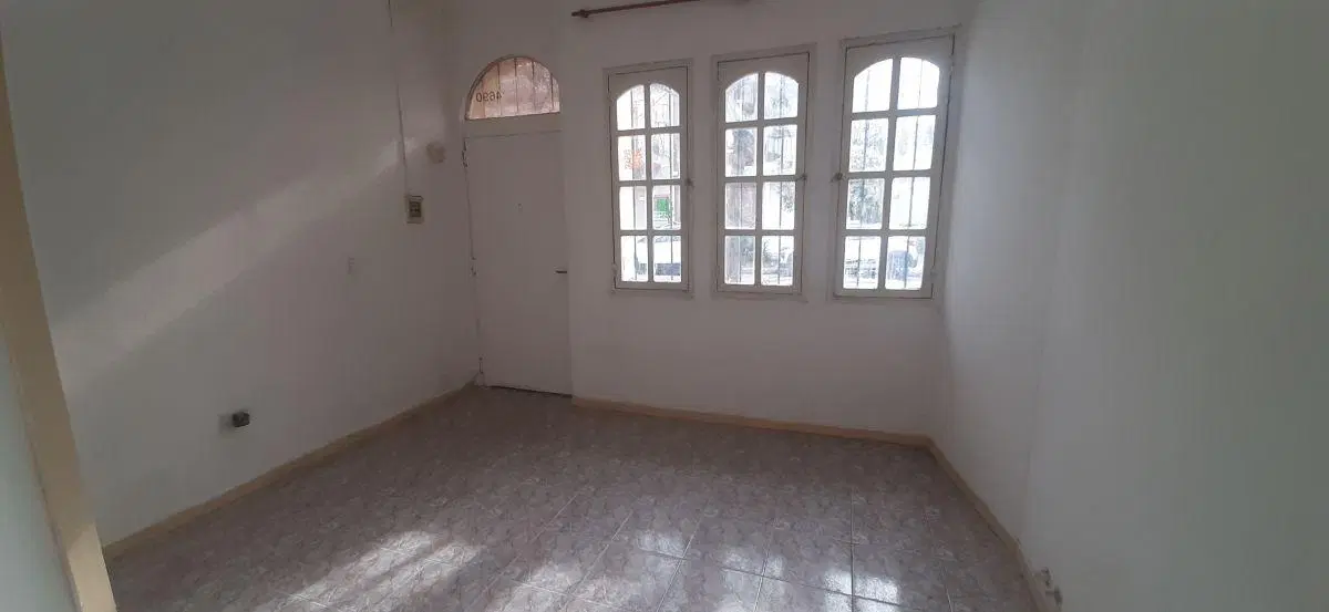 Monoambiente divisible apto vivienda o profesional/comercial 3