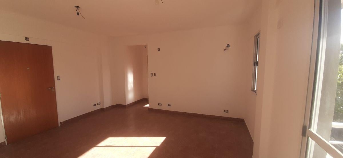 Foto de 2 amb frente con balcon cochera y baulera, imagen 3