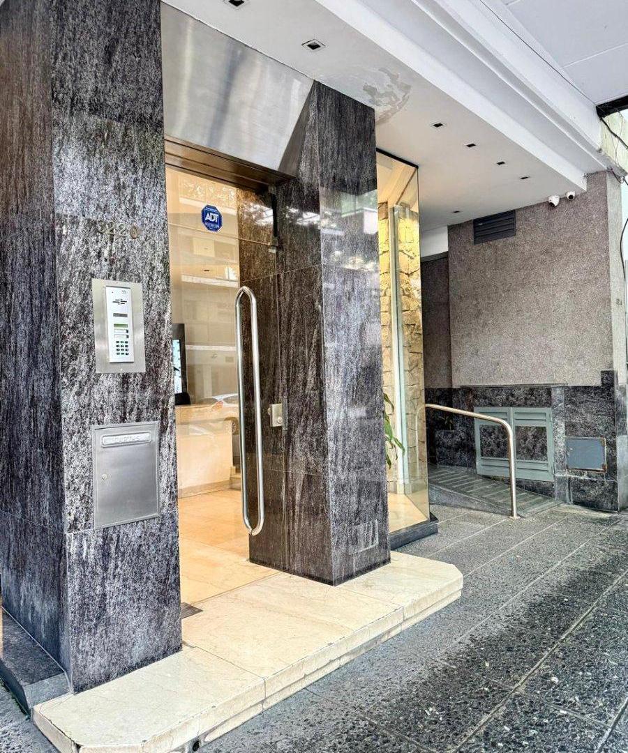 Piso de dos dormitorios con terraza y parrilla