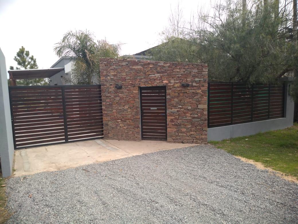 Excelente Casa 3 ambientes con Amplio Parque - Pilar