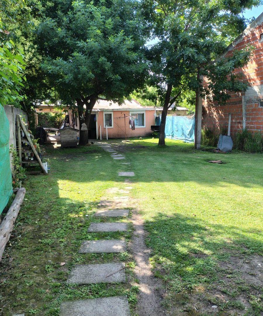 Casa de 3 Ambientes en Villa Rosa, pròxima a Ruta 25