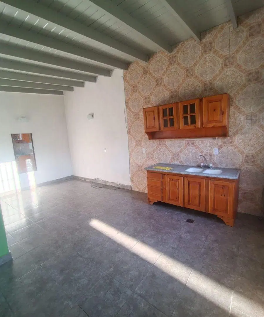 Casa de 2 Ambientes en Villa Rosa, a 2 cuadras de la Ruta 25. 5