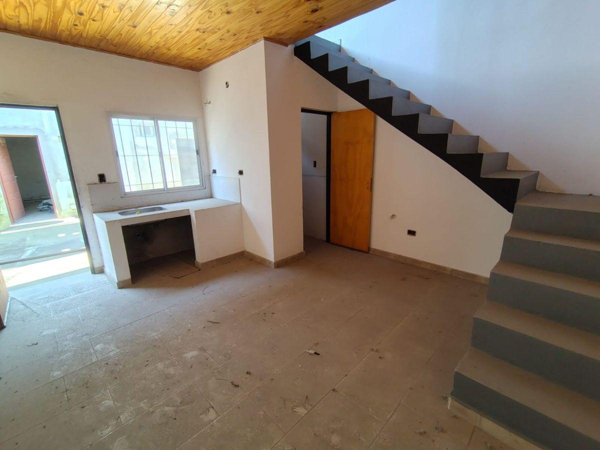 Foto de OPORTUNIDAD IDEAL INVERSION- Venta de complejo con 12 departamentos, imagen 2