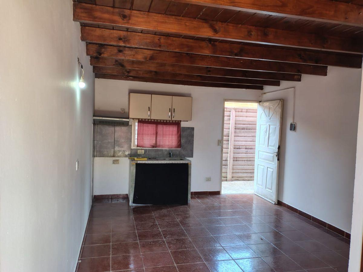 Foto de Complejo de 8 Departamentos de 2 ambientes en Villa Rosa, imagen 2