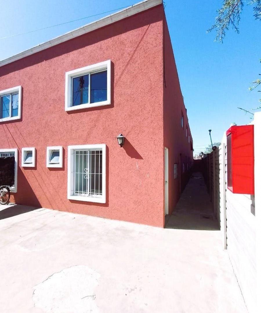 Foto de Complejo de 8 Departamentos de 2 ambientes en Villa Rosa, imagen 1