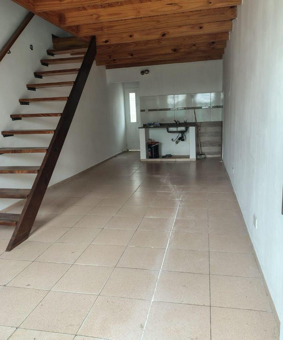 Foto de Duplex Tres ambientes con patio en Bº Peruzzotti, imagen 1