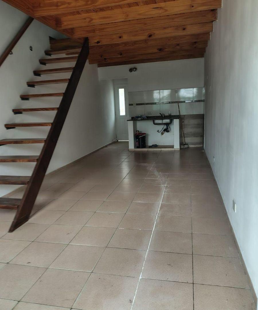 Foto de Duplex Tres ambientes con patio en Bº Peruzzotti, imagen 4