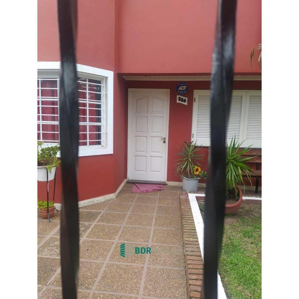 Venta 2 Casas Juntas Florida Rio. Piscina. 3 Dorm.. Excelente Estado! Aceptaría Departamentos 4