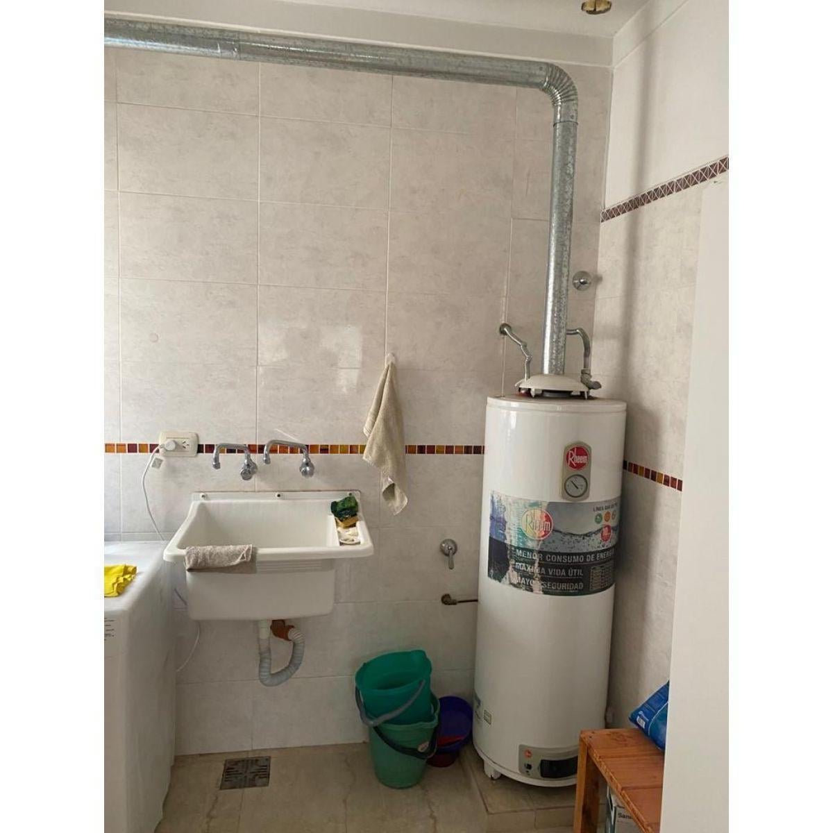 CASA EN VENTA EN ROLDAN. BARRIO LAS ACEQUIAS. FAMATINA 1709. 4 DORMITORIOS. RETASADA USD90.000