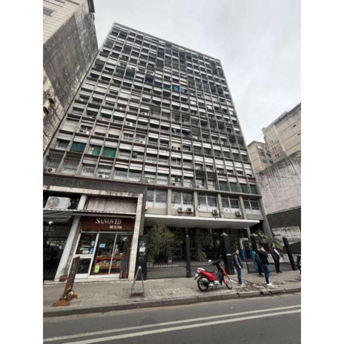 Venta Departamento Piso Exclusivo 3 Dorm. con Cochera. Centrico. Seguridad. Entre Rios 1139 o 1