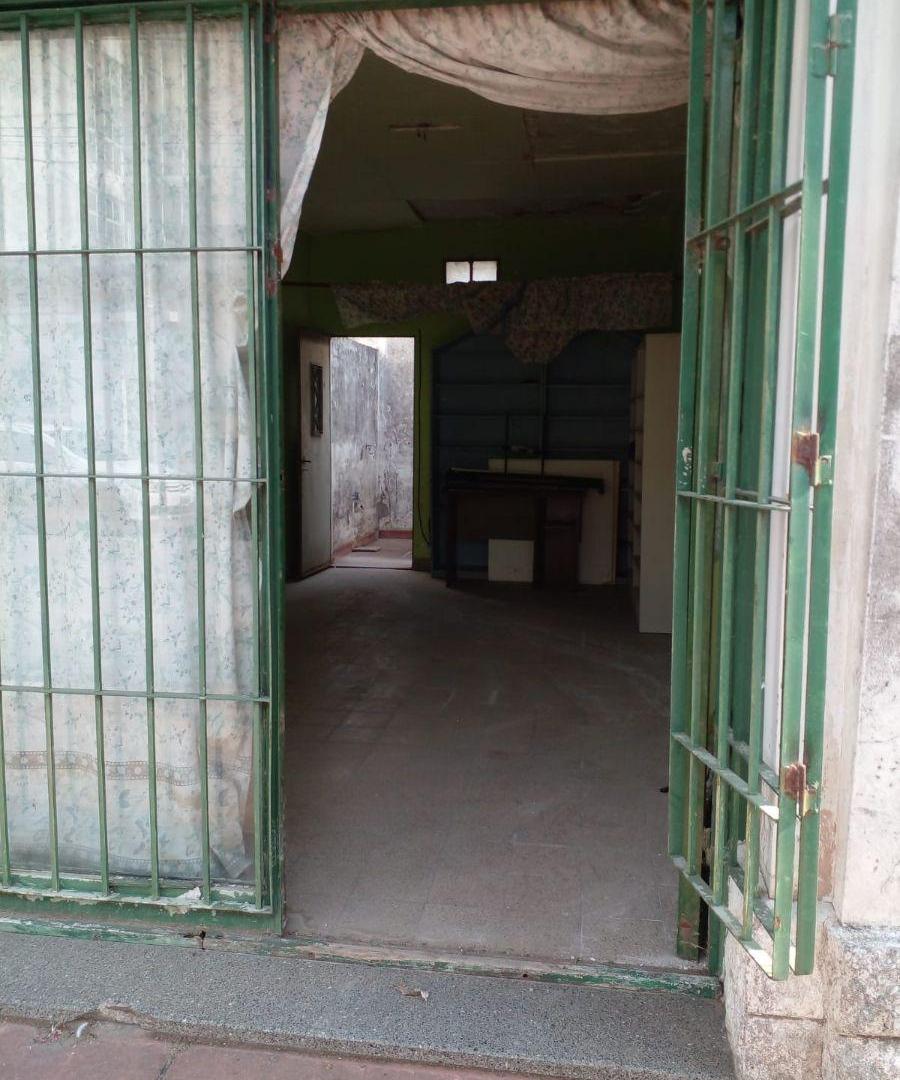 Foto de VENTA CASA A RECICLAR CON GRAN TERRENO (SAN LORENZO), imagen 4
