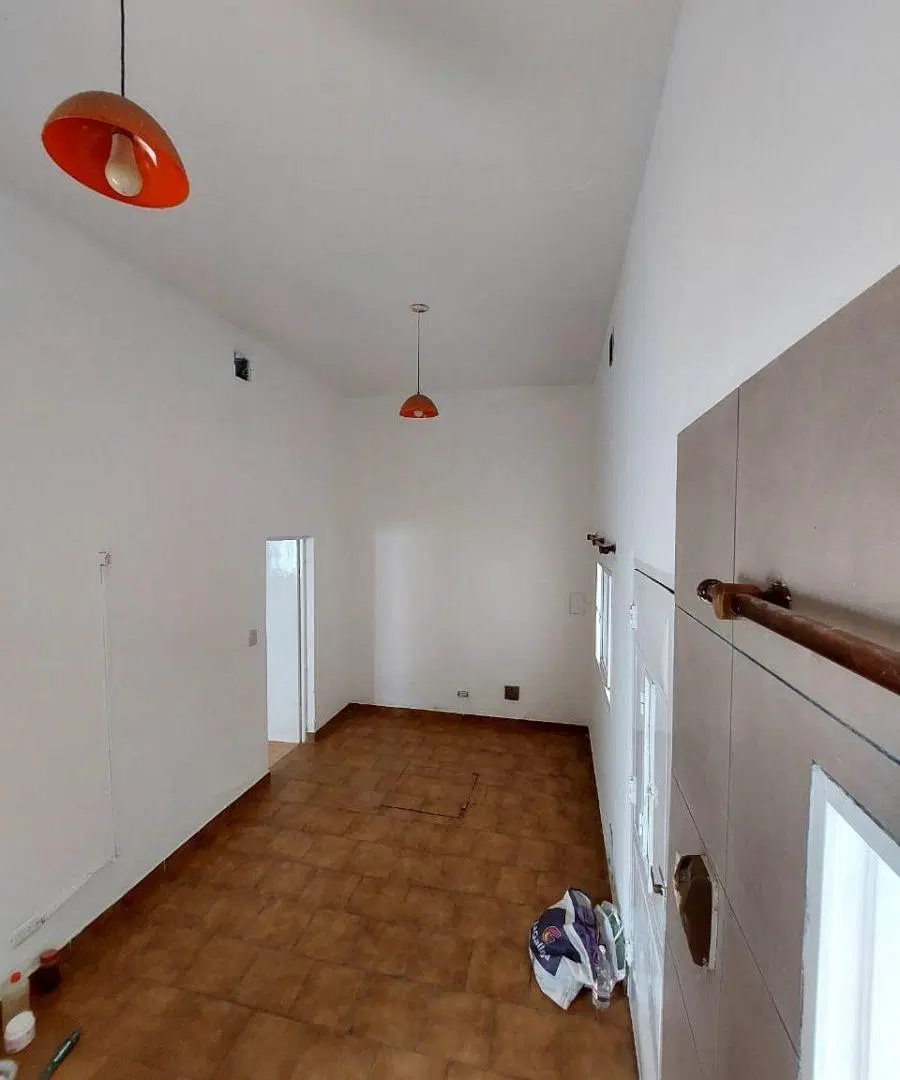 ALQUILER DEPTO DE PASILLO DE 2 DORM . PATIO 3