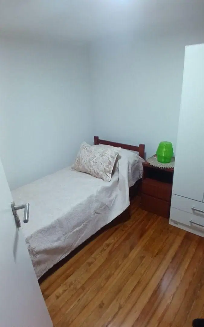 VENTA DEPTO PASILLO RECICLADO 5 DORM .2 BAÑOS. PATIO. 2 PLANTAS 5