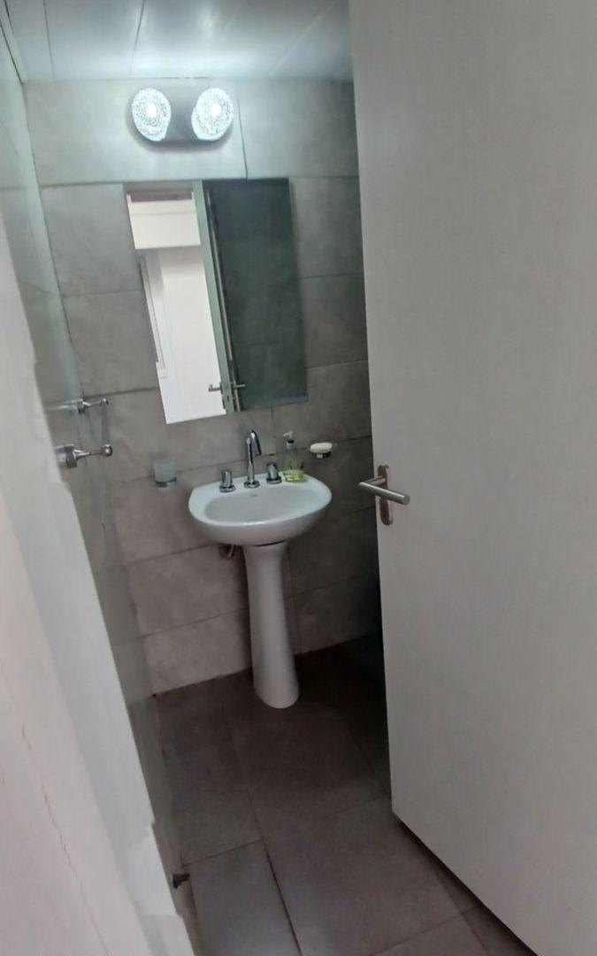 Foto de VENTA DEPTO PASILLO RECICLADO 5 DORM .2 BAÑOS. PATIO. 2 PLANTAS, imagen 1