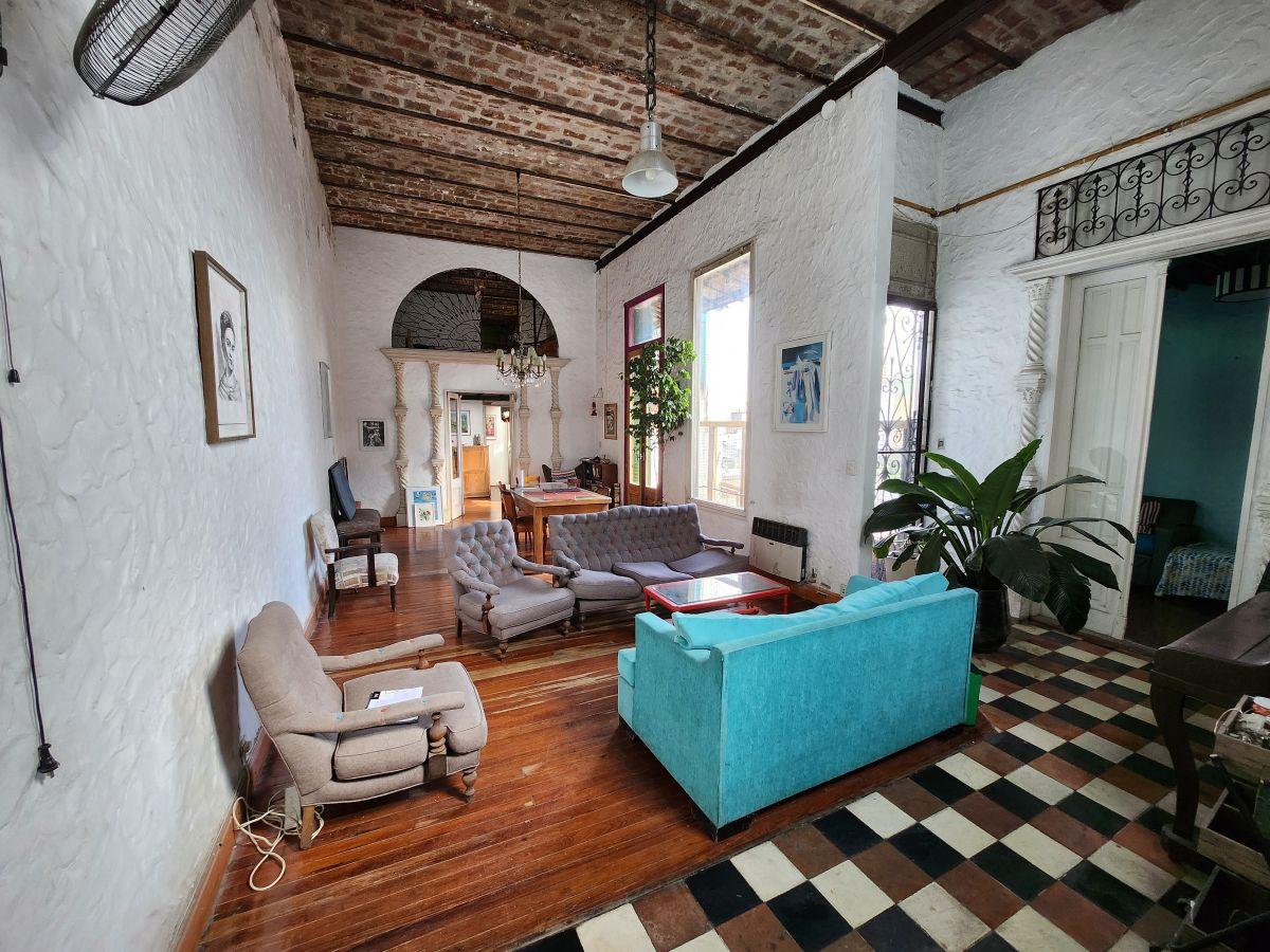 Venta PH 5 Ambientes con terraza en La Boca. Unico!
