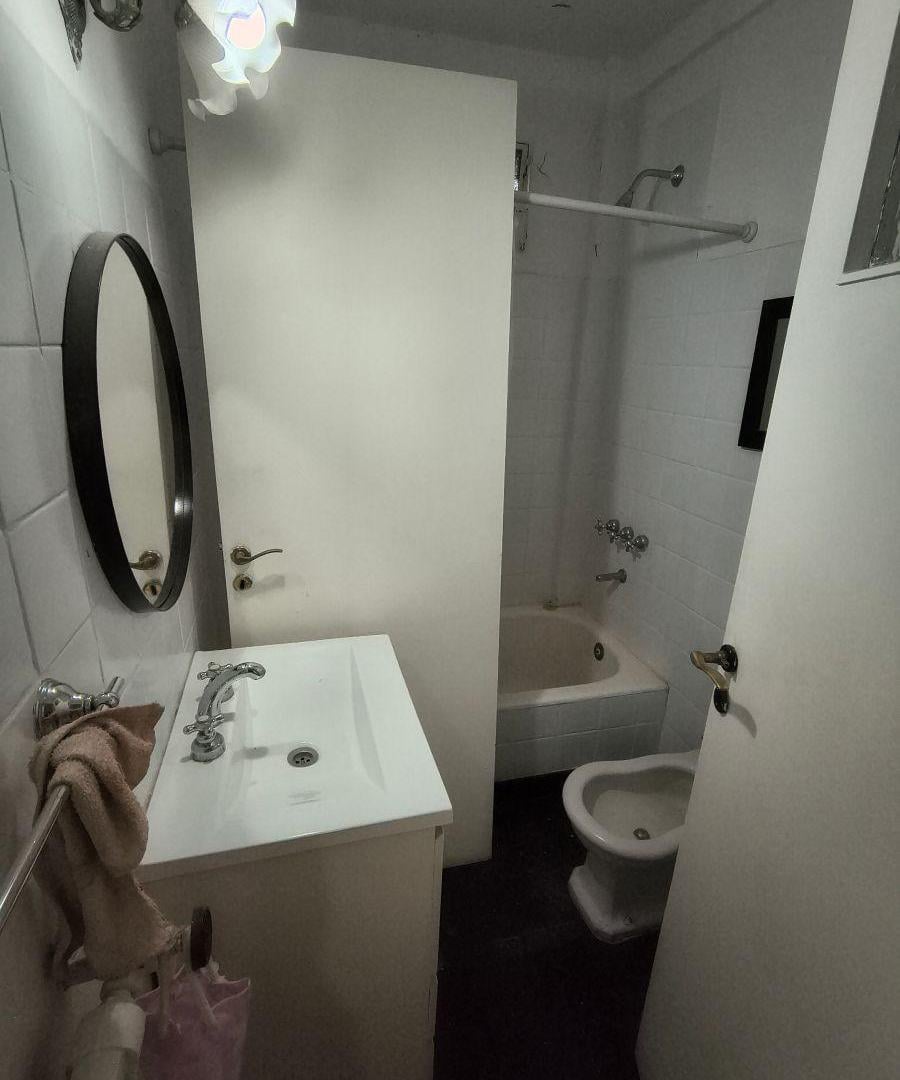 Foto de Alquiler departamento 3 amb c/ dependencia y balcón en San Telmo, imagen 2