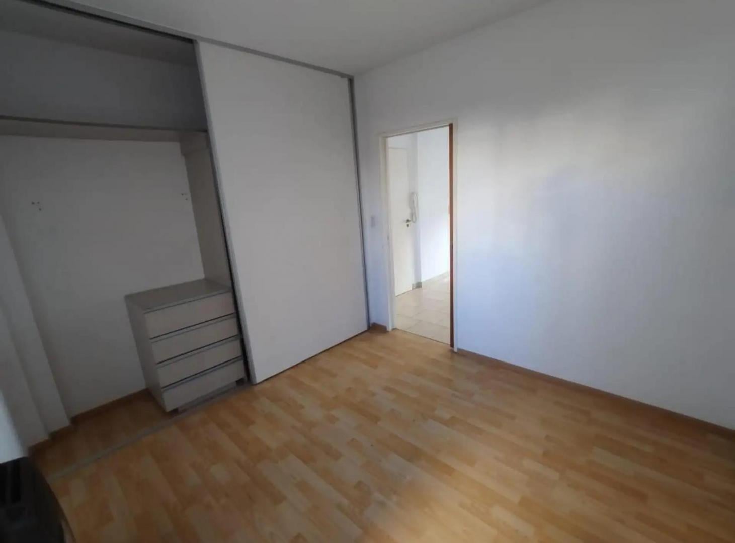 Foto de HERMOSO 2 AMBIENTES /BALCON /COCHERA, imagen 2