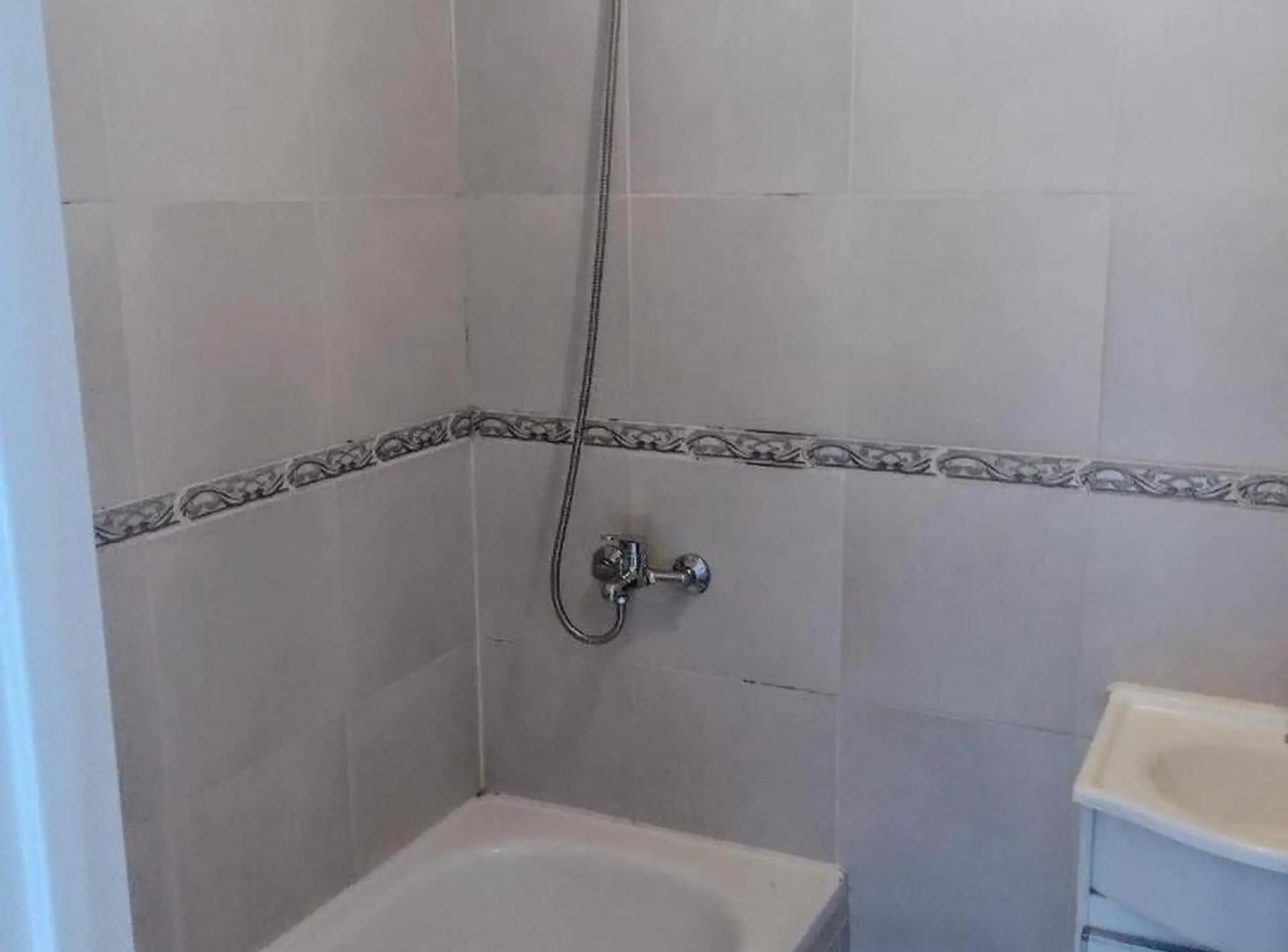Foto de HERMOSO 2 AMBIENTES /BALCON /COCHERA, imagen 5