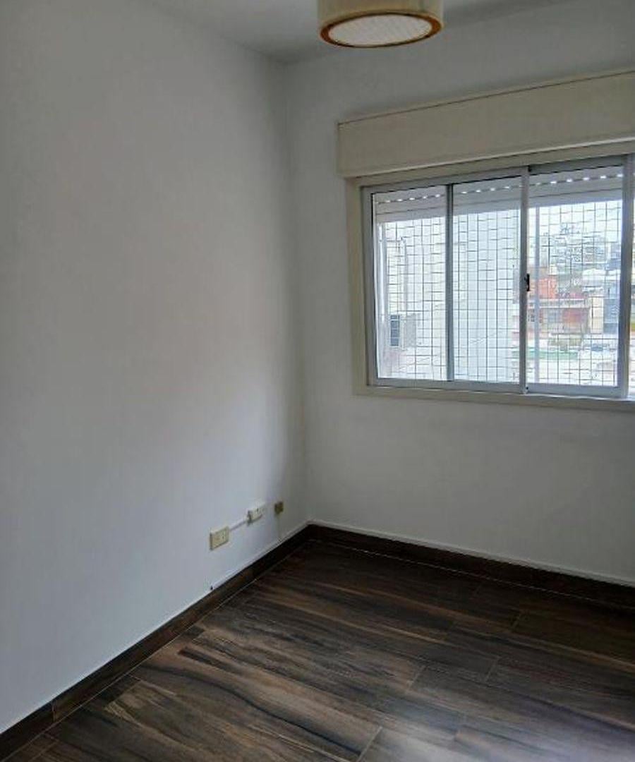 Foto de Hermoso 4 ambientes Cochera Balcon Pileta, imagen 5