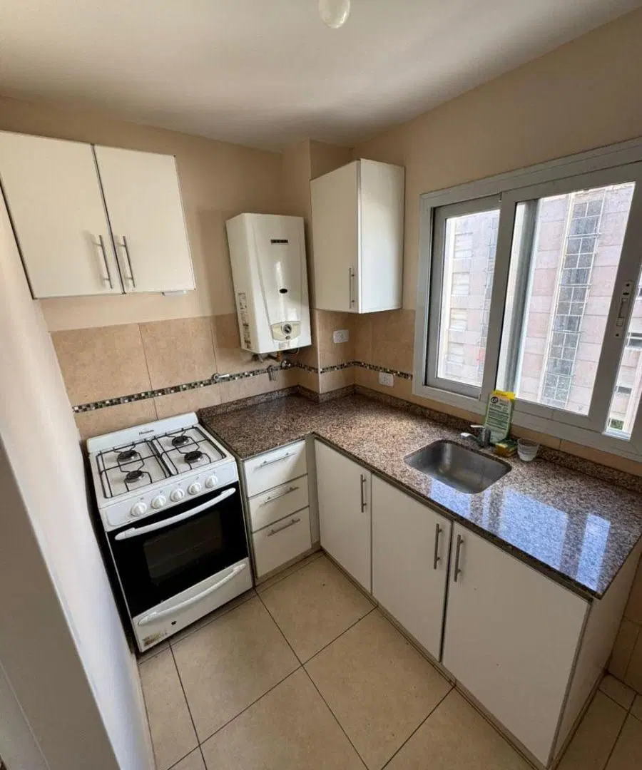 Excelente departamento de 1 Dormitorio en Alquiler en Centro 3