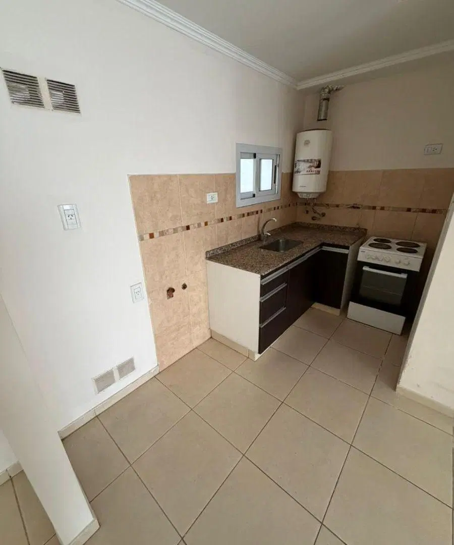 Departamento de 1 dormitorio en alquiler en barrio Cofico. 2