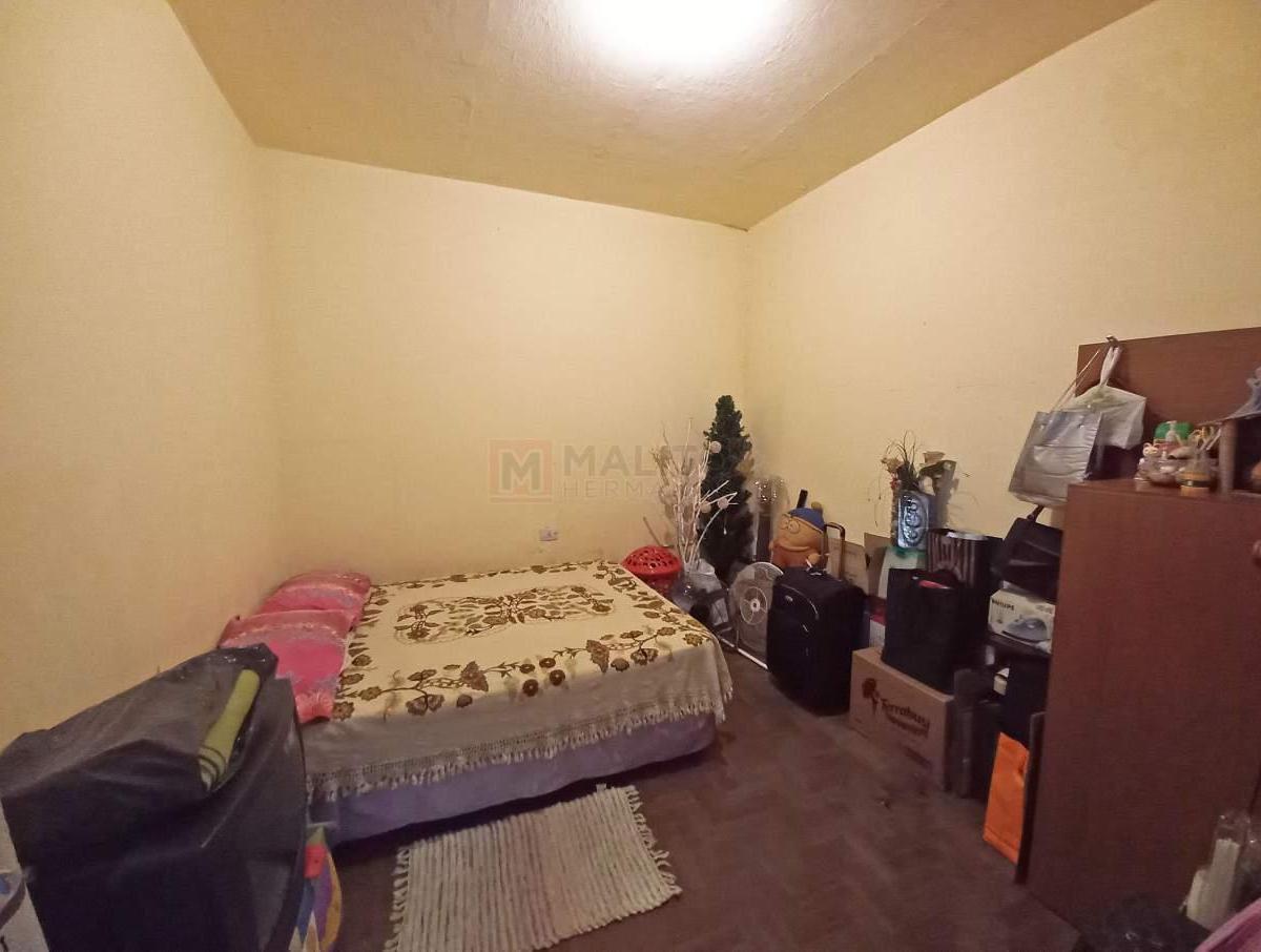 Venta Casa Multifamiliar 2 Unidades, 6 Ambientes con Patio y Terraza en Villa Lugano 4