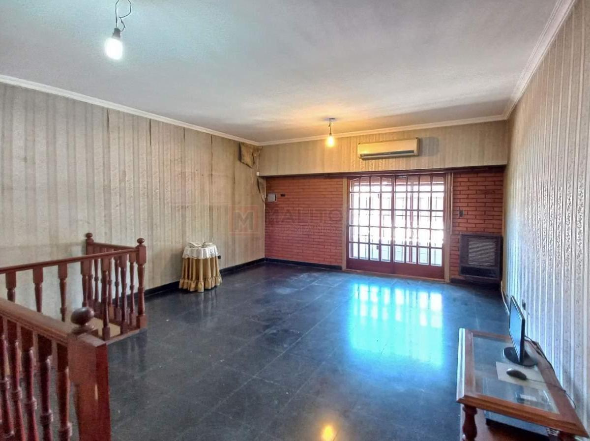 Venta Casa 4 Ambientes con Garage, Taller, Patio y Terraza en Parque Avellaneda 4
