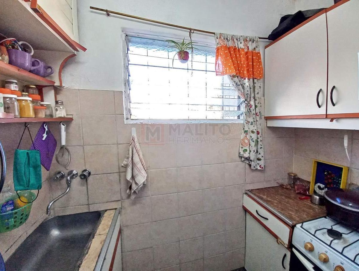 Venta Departamento Tipo Casa 2 Ambientes con Terraza Compartida en Flores 1