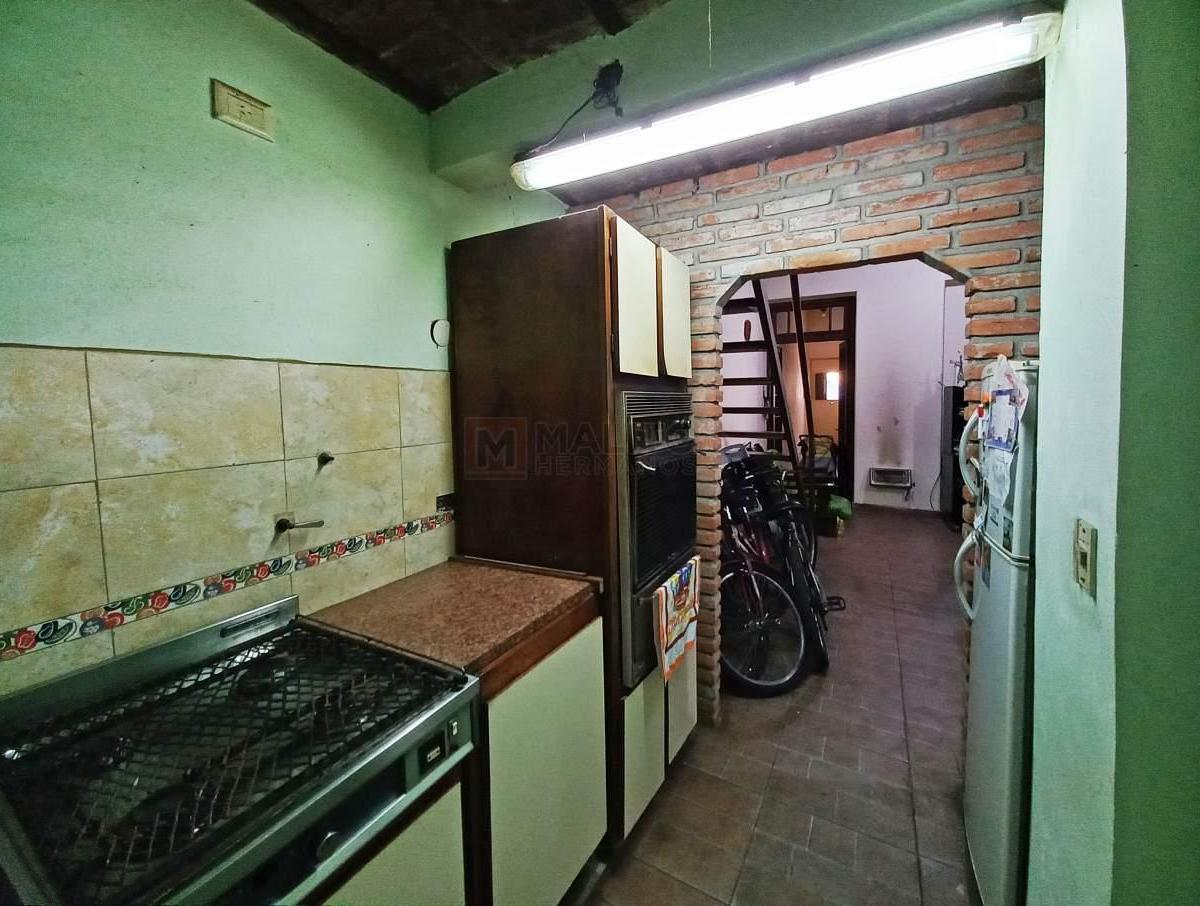Venta Casa Lote Propio - 2 Viviendas - 5 Dorm. - con Terraza en Villa Lugano 3