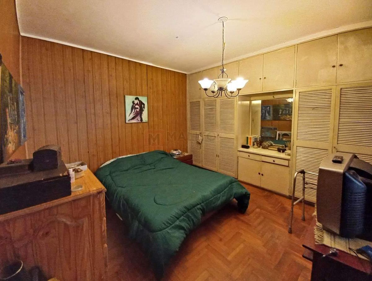 Venta Casa Lote Propio 2 Plantas 4 Ambientes con Terraza y Patio en Parque Avellaneda 3
