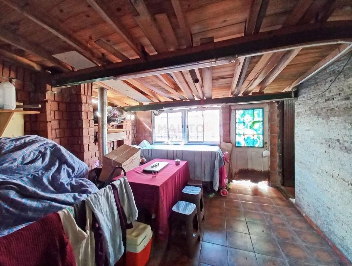 Venta Casa Lote Propio 2 Plantas 4 Ambientes con Terraza y Patio en Parque Avellaneda 2
