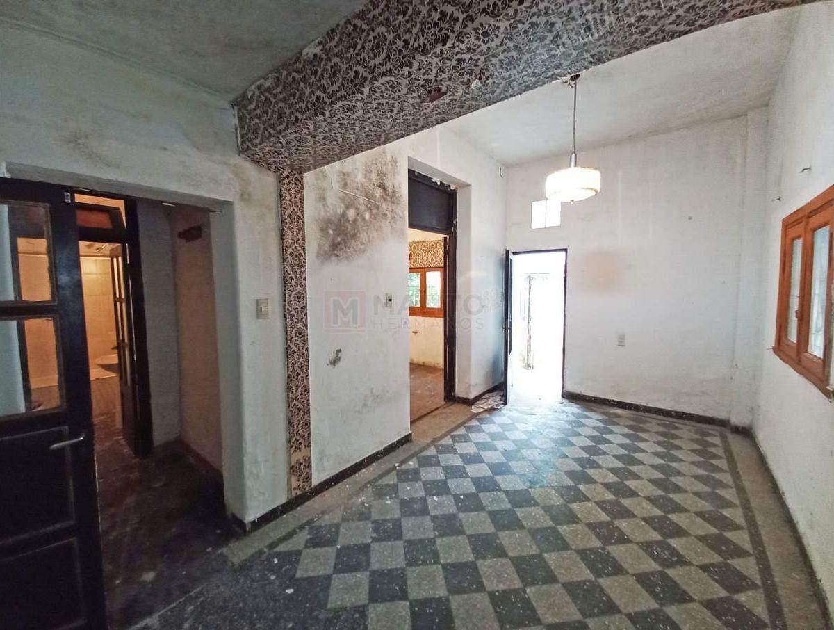 Venta 2 Viviendas - PH 3 Ambientes Al Frente con Local y Garage y PH Interno 2 Ambientes en Villa Lu 3