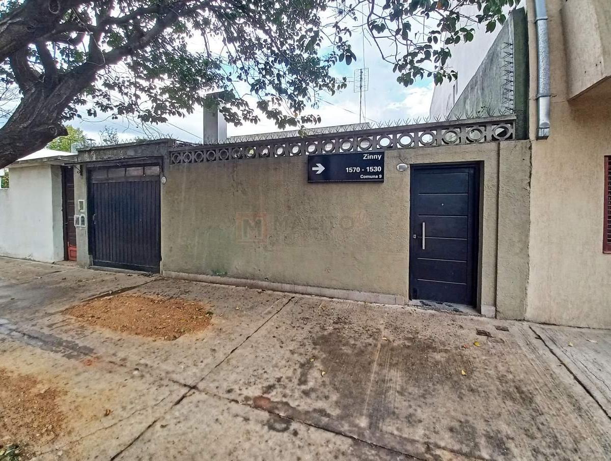 Venta PH 3 Ambientes con Patio y Terraza en Parque Avellaneda 3
