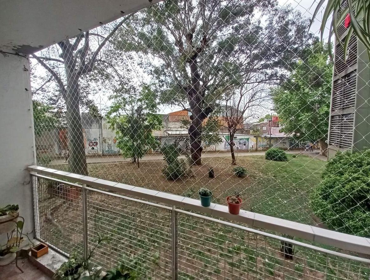 Venta Departamento 3 Ambientes con Balcón en Torre de Viviendas en Villa Lugano 5