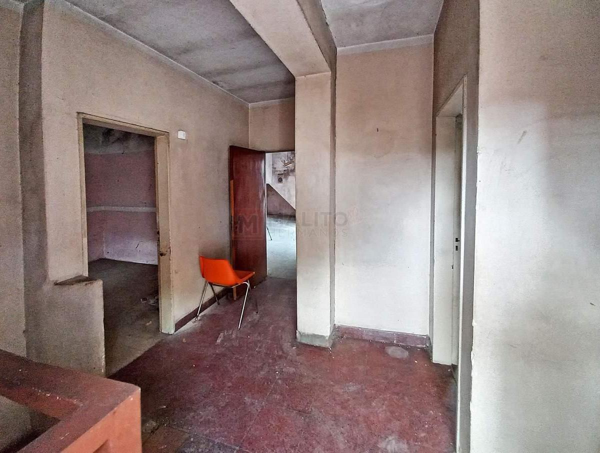 Venta Casa Lote Propio 3 Plantas 6 Ambientes con Patio, Terraza, Garage y Mas, en Parque Avellaneda 1