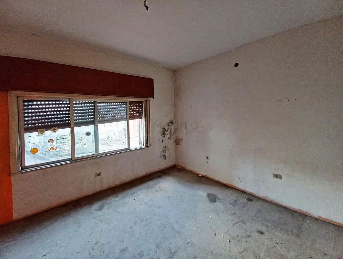 Venta Casa Lote Propio 3 Plantas 6 Ambientes con Patio, Terraza, Garage y Mas, en Parque Avellaneda 4