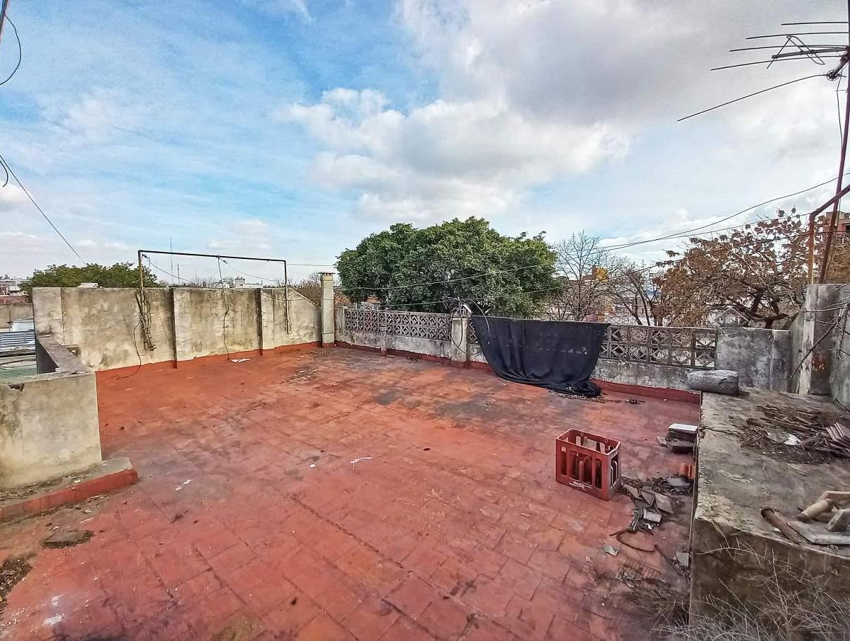 Venta Casa Lote Propio 3 Plantas 6 Ambientes con Patio, Terraza, Garage y Mas, en Parque Avellaneda 3